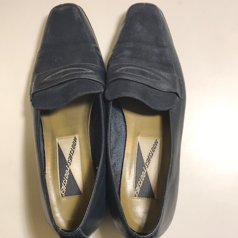Mootsies Tootsies black slip on loafers size 8 medium with 1 inch heel